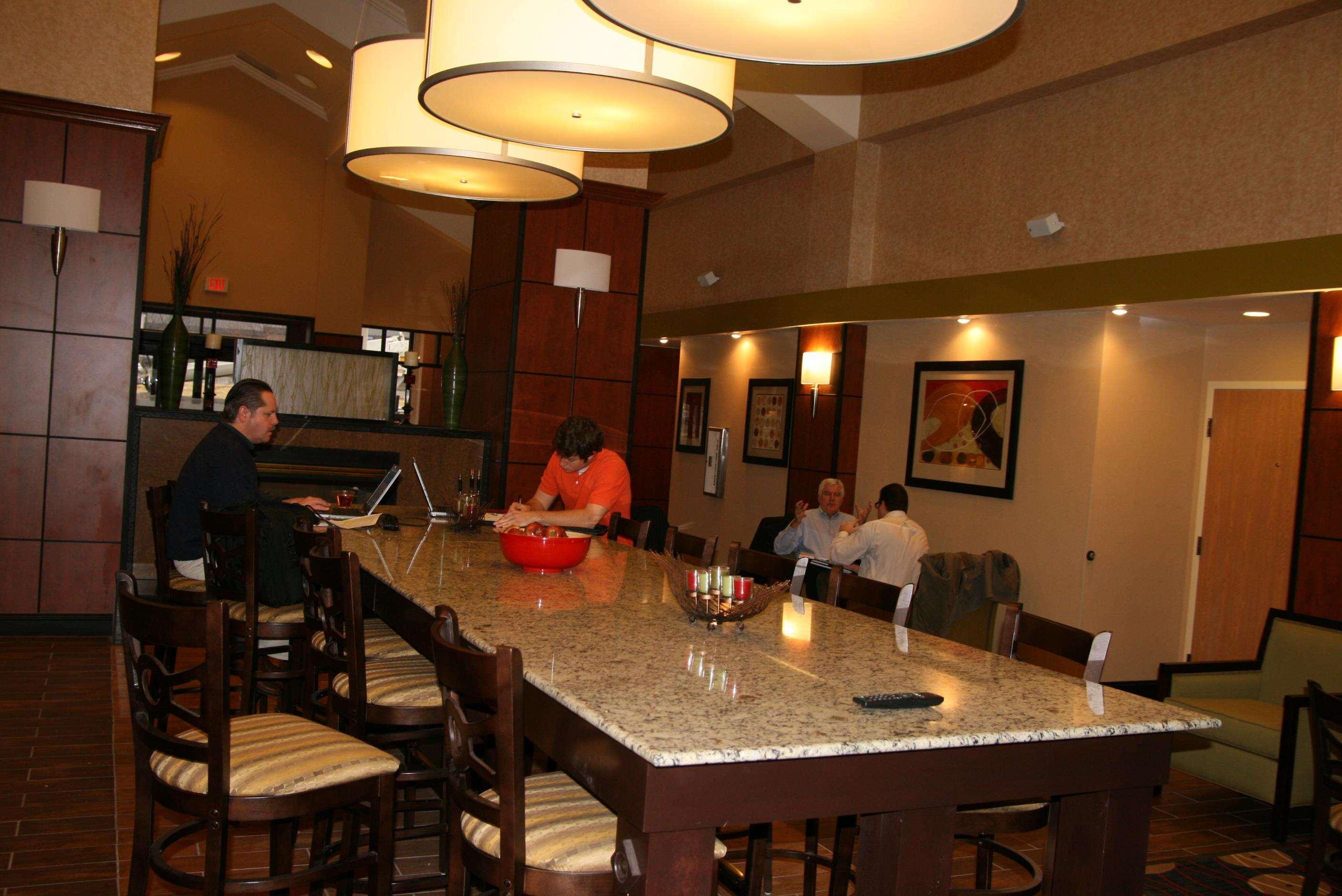 Hampton Inn & Suites Kansas City-Merriam Restaurant bilde